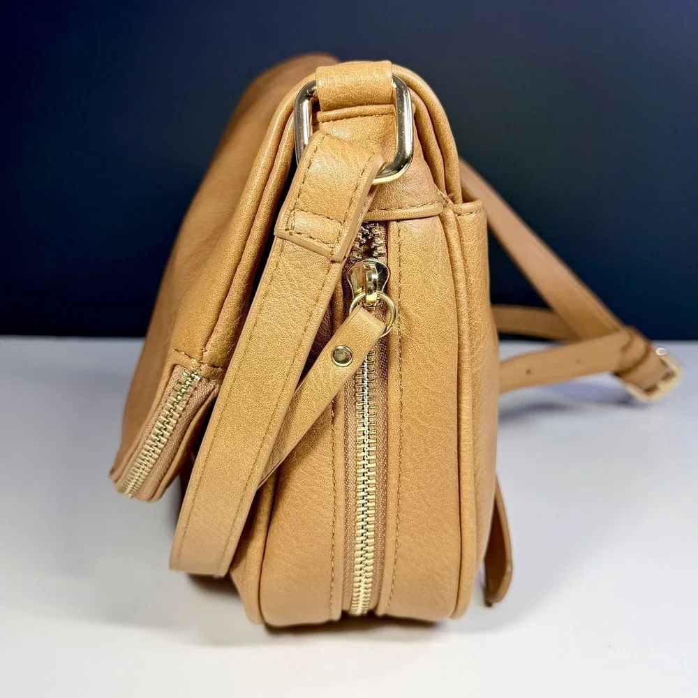 Classic Leather Crossbody Bag in Tan